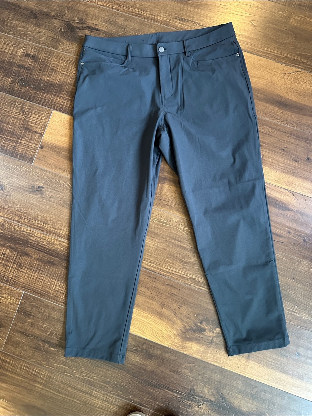 lululemon athletica Men's Chinos in Dark Gray